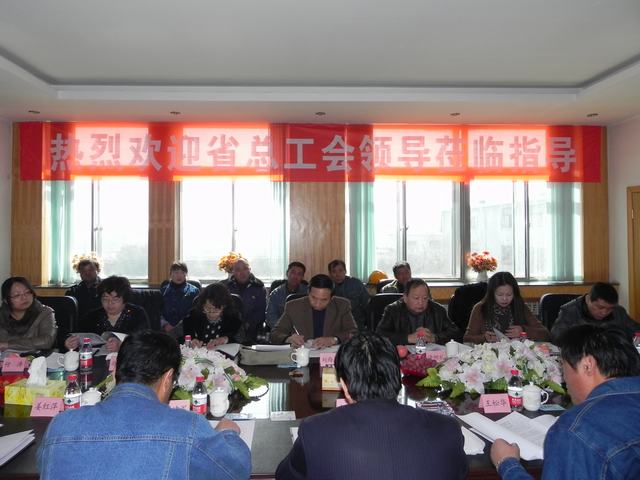 深入車間班組、“零距離”接觸職工、體驗(yàn)職工生活、傾聽職工心聲